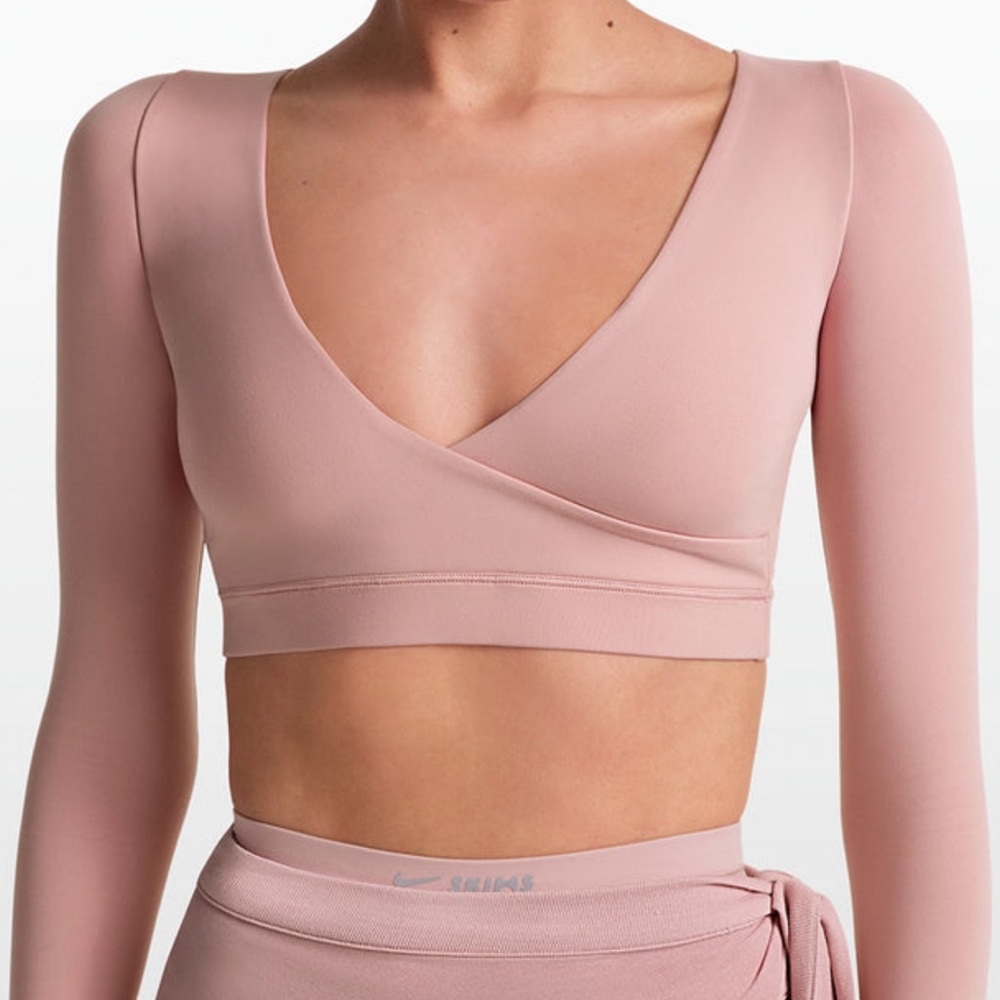Nike Skims Matte Wrap Long Sleeve Cropped Top Himalayan pink S NWT - Picture 2 of 8